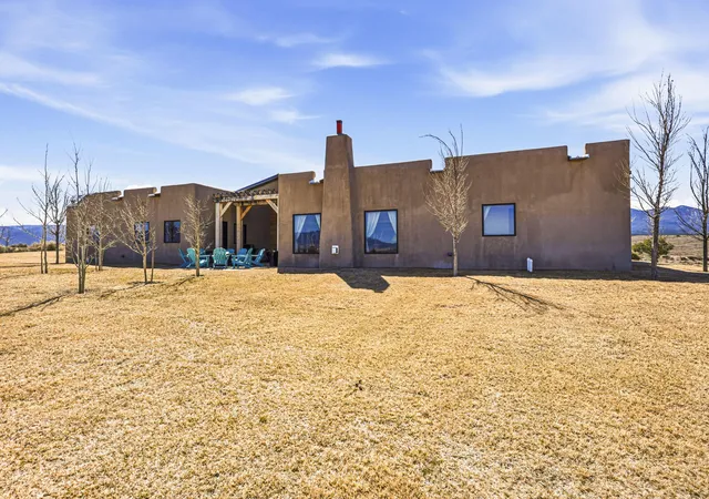 3rd image of 8 Golf Course Dr, Ranchos De Taos, NM 87557 | MLS# 1102102