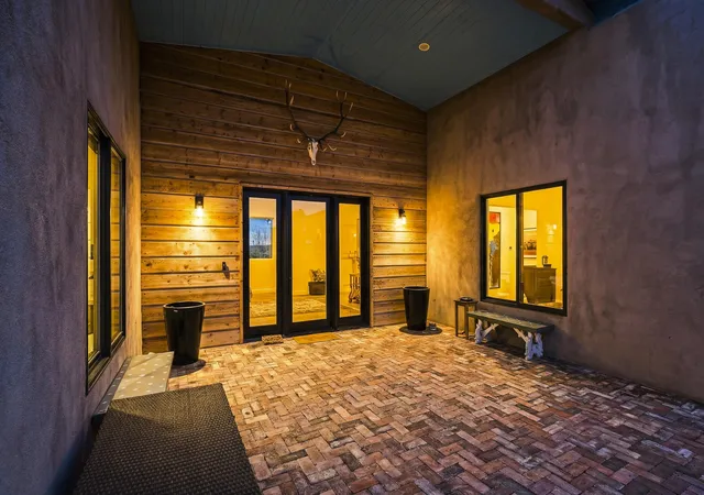 4th image of 8 Golf Course Dr, Ranchos De Taos, NM 87557 | MLS# 1102102