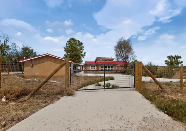 Photo 4 of Single family home for sale at 72 Aspen Dr, Edgewood, NM 87015 | MLS# 1102130 | Listing updated on 2026-08-23