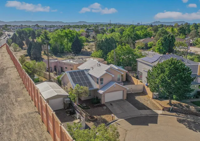 Photo 2 of Single family home for sale at 1934 Bryn Mawr Dr Ne, Albuquerque, NM 87106 | MLS# 1102181 | Listing updated on 2026-08-13