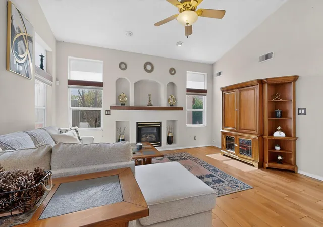 Photo 4 of Single family home for sale at 1934 Bryn Mawr Dr NE, Albuquerque, NM 87106 | MLS# 1102181 | Listing updated on 2026-08-13