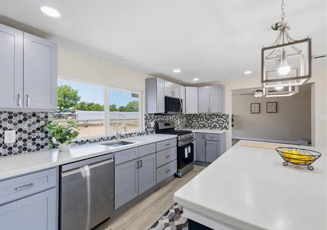 3rd image of 661 Jarales Rd # A, Belen, NM 87002 | MLS# 1102267