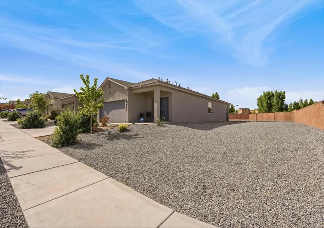 5th image of 10543 Valedon Ln Sw, Albuquerque, NM 87121 | MLS# 1102362