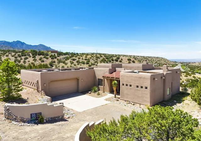 1st image of 10 Pinon Ridge Dr, Placitas, NM 87043 | MLS# 1102379