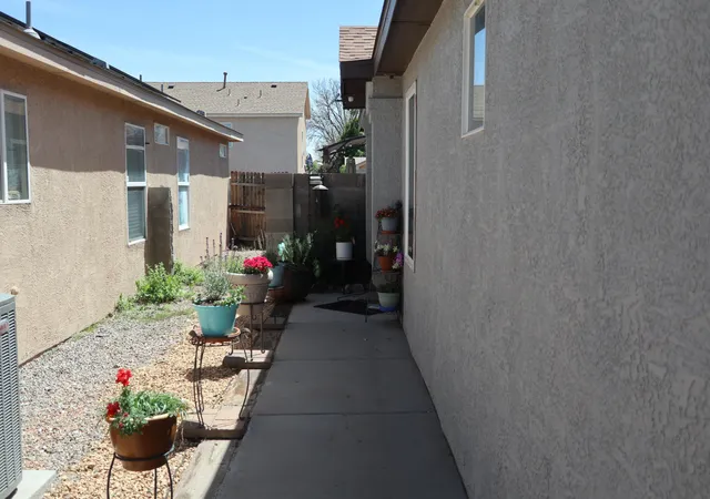 Homes for sale in Albuquerque, NM | 8112 Vista Volcan Ln Sw, Albuquerque, NM 87121 | MLS# 1102382