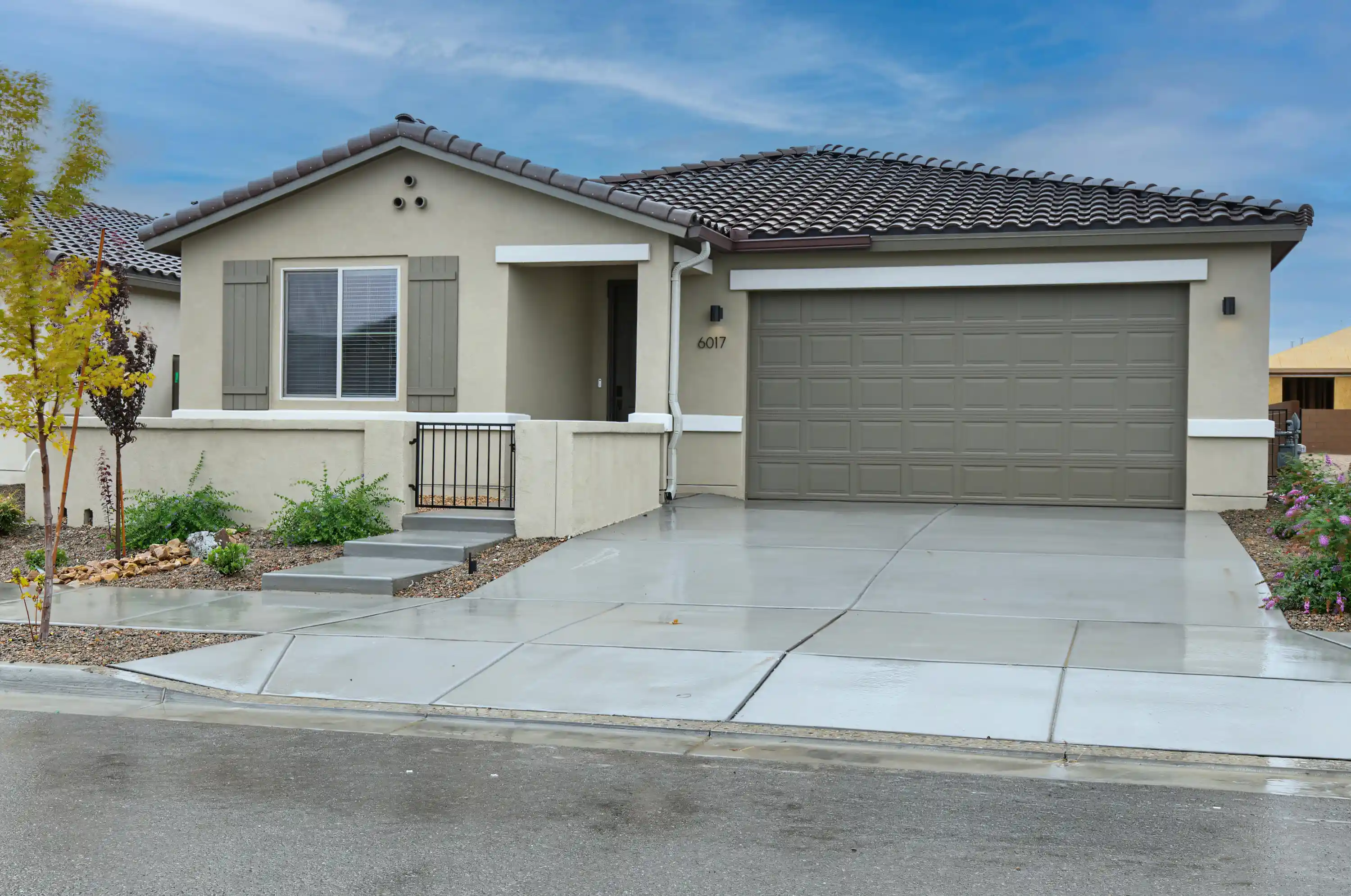 Photo 1 of Sale Pending at 6017 Gilpin Dr Se, Albuquerque, NM 87106 | MLS# 1102405 | Listing updated on 2026-10-20