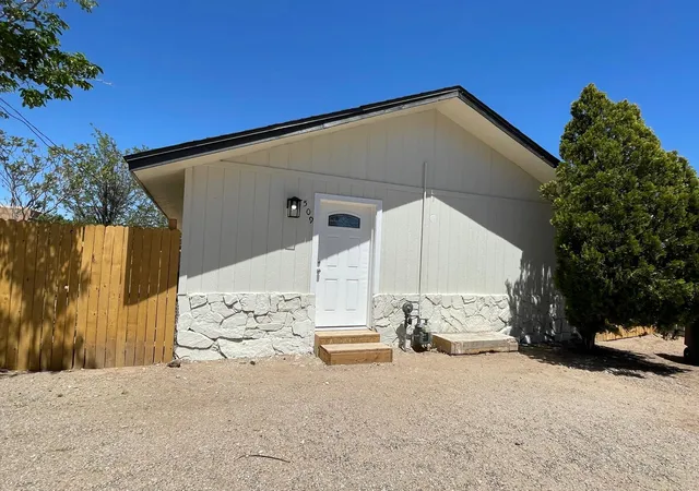 1st image of 509 Freeman Ave Nw, Albuquerque, NM 87107 | MLS# 1102447