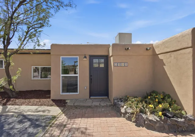 Photo 3 of Sale Pending at 3907 3rd Street NW, Albuquerque, NM 87107 | MLS# 1102464 | Listing updated on 2026-08-25
