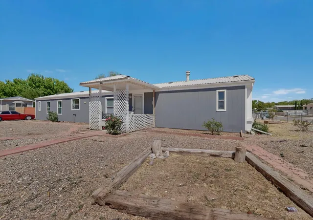 Homes for sale in Los Lunas, NM | 1742 Chamisa Ave Se, Los Lunas, NM 87031 | MLS# 1102475