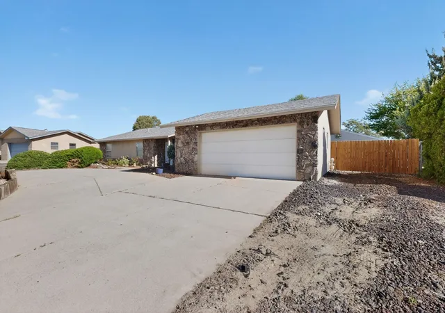 Photo 3 of Single family home for sale at 3701 Torrey Pines Rd SE, Rio Rancho, NM 87124 | MLS# 1102542 | Listing updated on 2026-07-13