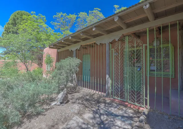 Photo 1 of Single family home for sale at 509 Chamiso Ln Nw, Los Ranchos, NM 87107 | MLS# 1102636 | Listing updated on 2026-08-20