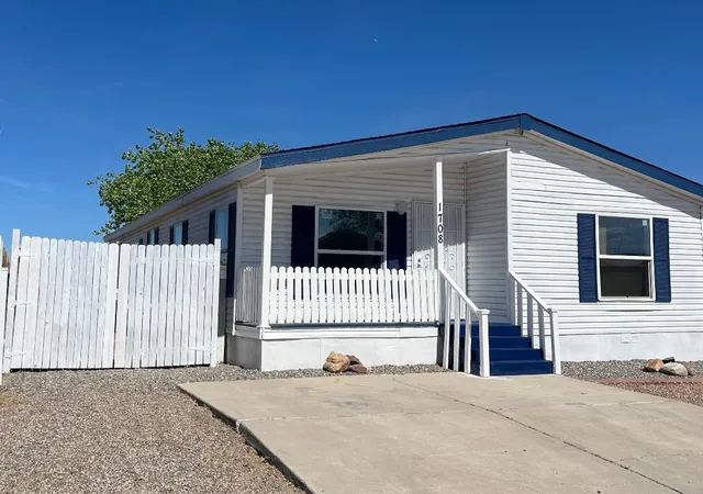 Homes for sale in Albuquerque, NM | 1708 Silver Sky Dr Sw, Albuquerque, NM 87121 | MLS# 1102641