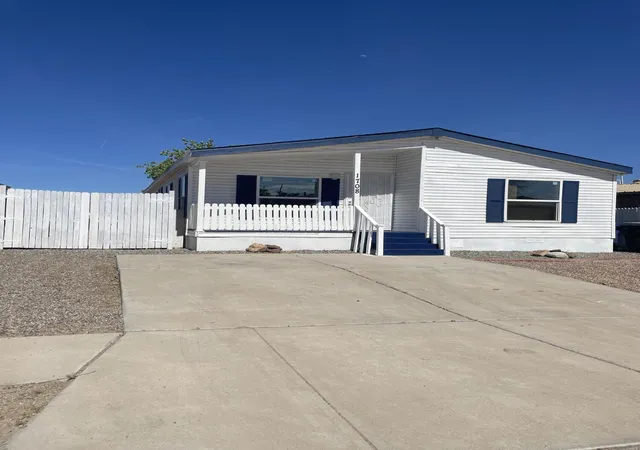 Homes for sale in Albuquerque, NM | 1708 Silver Sky Dr Sw, Albuquerque, NM 87121 | MLS# 1102641
