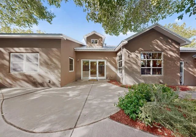 3rd image of 1630 Rancho Guadalupe Trl Nw, Albuquerque, NM 87107 | MLS# 1102661
