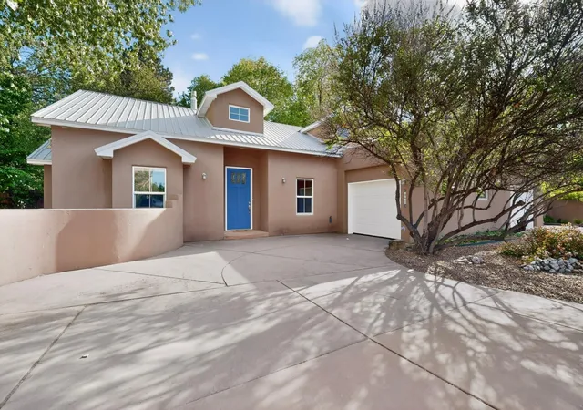 5th image of 1630 Rancho Guadalupe Trl Nw, Albuquerque, NM 87107 | MLS# 1102661