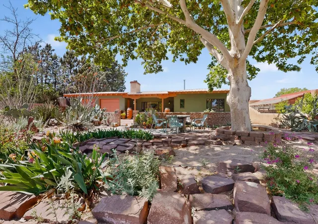 2nd image of 715 Parkland Cir Se, Albuquerque, NM 87108 | MLS# 1102721