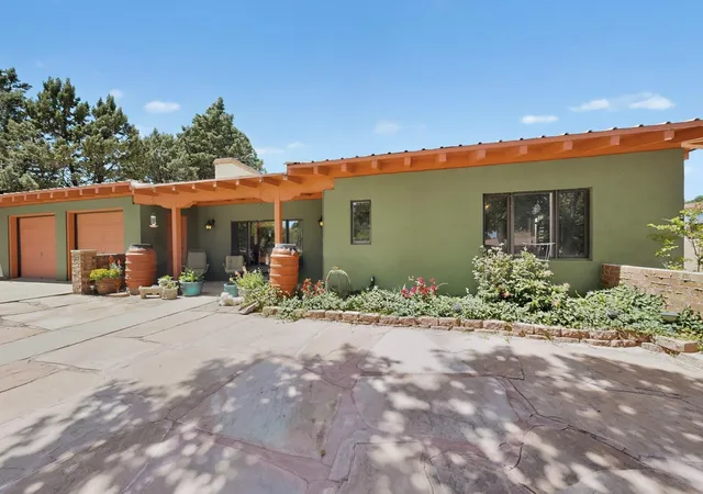 3rd image of 715 Parkland Cir Se, Albuquerque, NM 87108 | MLS# 1102721