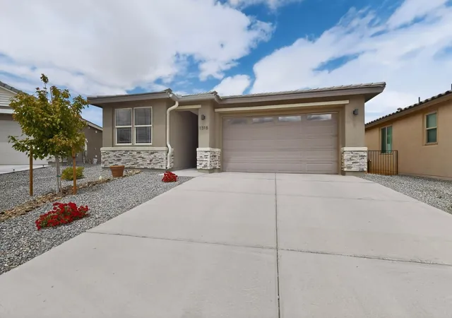 Photo 3 of Single family home for sale at 1318 Vallecito Ct Nw, Los Lunas, NM 87031 | MLS# 1102836 | Listing updated on 2026-07-21
