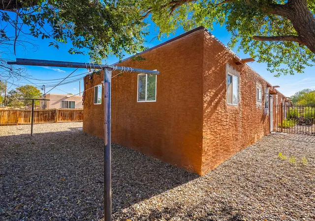 5th image of 325 Tennessee St Ne, Albuquerque, NM 87108 | MLS# 1102852