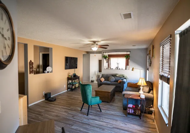 3rd image of 10623 Covert Ln Sw, Albuquerque, NM 87121 | MLS# 1102861