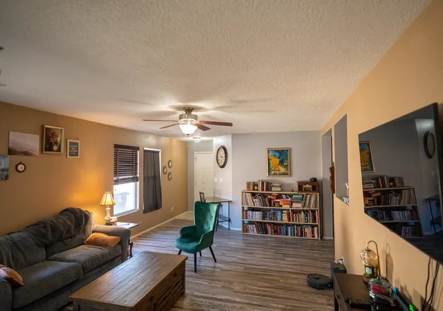 5th image of 10623 Covert Ln Sw, Albuquerque, NM 87121 | MLS# 1102861