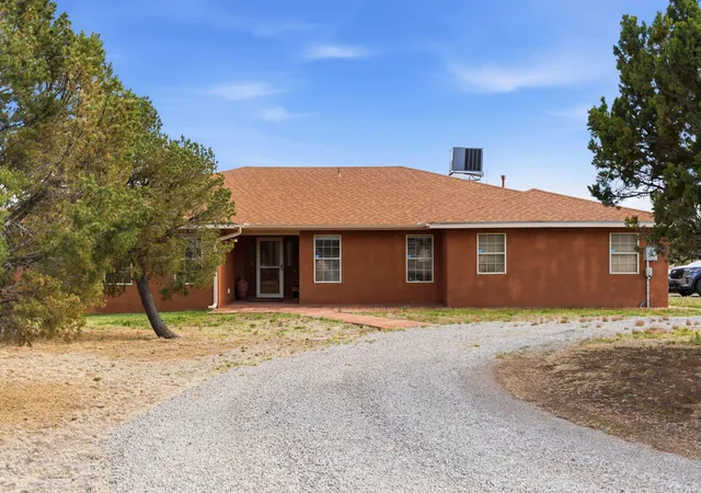 Homes for sale in Edgewood, NM | 2 Autumnwood Ct, Edgewood, NM 87015 | MLS# 1102872