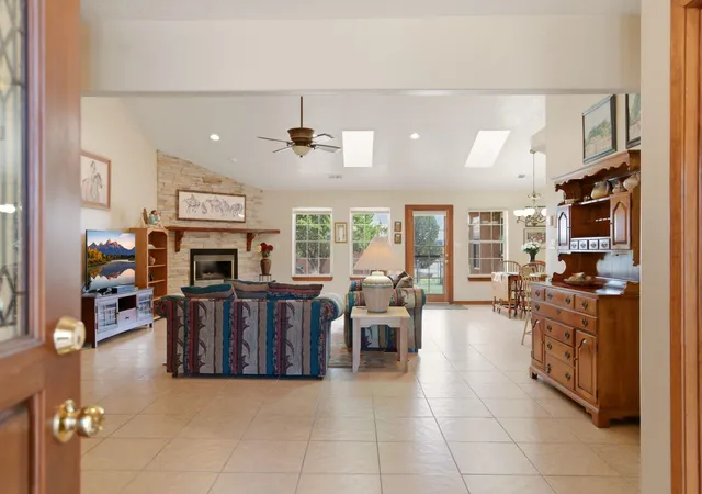 Homes for sale in Edgewood, NM | 2 Autumnwood Ct, Edgewood, NM 87015 | MLS# 1102872