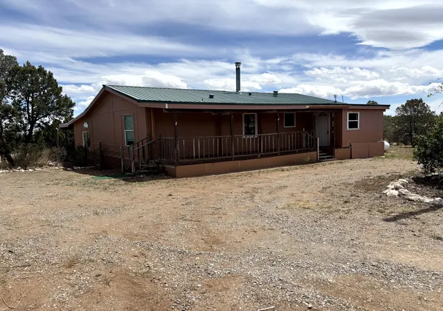 Photo 1 of Manufactured home for sale at 1 Moon Cir, Edgewood, NM 87015 | MLS# 1102878 | Listing updated on 2026-08-10