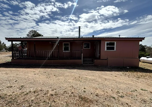 Photo 3 of Manufactured home for sale at 1 Moon Cir, Edgewood, NM 87015 | MLS# 1102878 | Listing updated on 2026-08-10