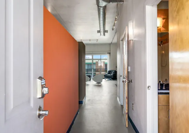 4th image of 400 Central Ave Se #305 305, Albuquerque, NM 87102 | MLS# 1102948