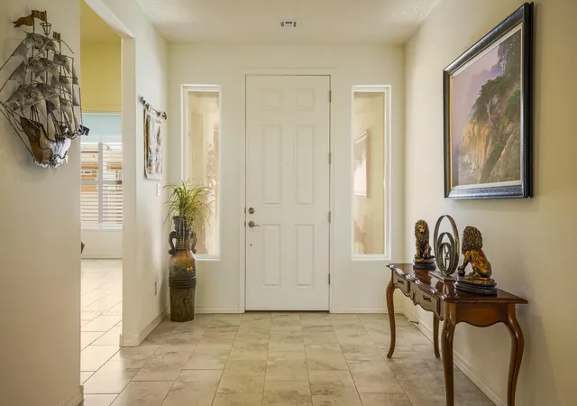 Photo 2 of Single family home for sale at 590 Rio Chama Cir Sw, Los Lunas, NM 87031 | MLS# 1103048 | Listing updated on 2026-07-21