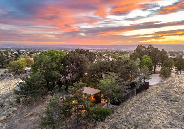 Homes for sale in Albuquerque, NM | 605 Cedar Hill Rd Ne, Albuquerque, NM 87122 | MLS# 1103059