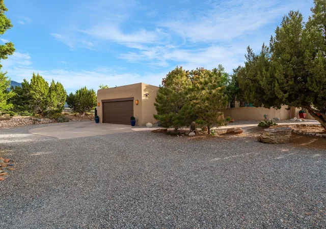 Homes for sale in Placitas, NM | 1 Calle Del Vitento, Placitas, NM 87043 | MLS# 1103107