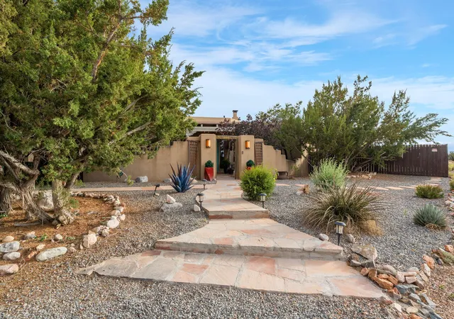 Homes for sale in Placitas, NM | 1 Calle Del Vitento, Placitas, NM 87043 | MLS# 1103107