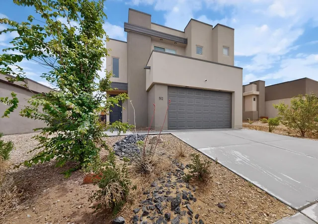 2nd image of 512 Wyatt Ave Sw, Los Lunas, NM 87031 | MLS# 1103139