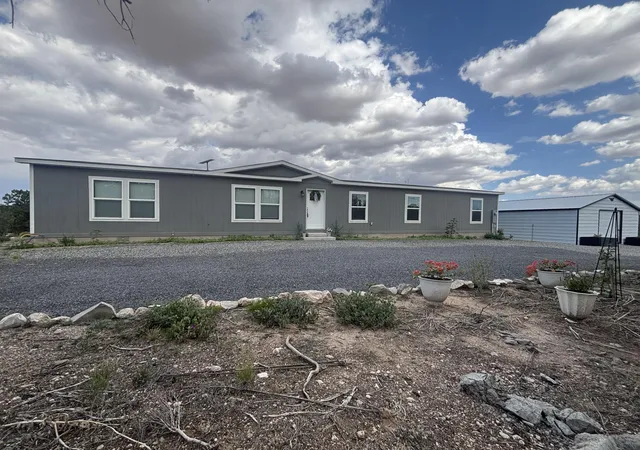 Homes for sale in Moriarty, NM | 35 High Vista Dr, Moriarty, NM 87035 | MLS# 1103174