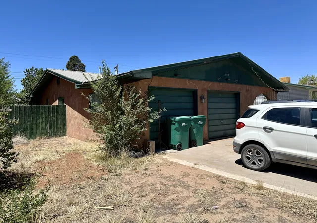 Homes for sale in Grants, NM | 1013 Elm Dr, Grants, NM 87020 | MLS# 1103189
