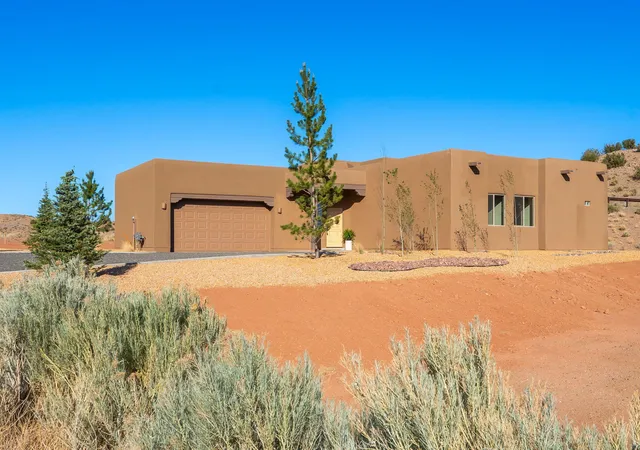 Photo 2 of Single family home for sale at 2 Bobcat Ct, Placitas, NM 87043 | MLS# 1103221 | Listing updated on 2026-08-21