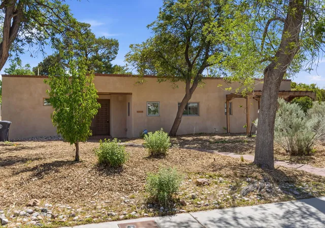 3rd image of 808 Parkland Cir Se, Albuquerque, NM 87108 | MLS# 1103234