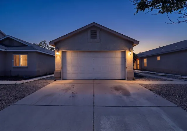 Homes for sale in Albuquerque, NM | 631 Vista Luna Ln Sw, Albuquerque, NM 87121 | MLS# 1103247