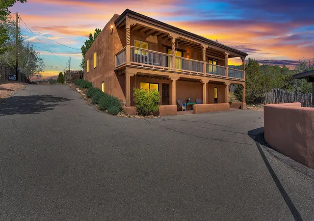 1st image of 424 Apodaca St, Santa Fe, NM 87505 | MLS# 1103317
