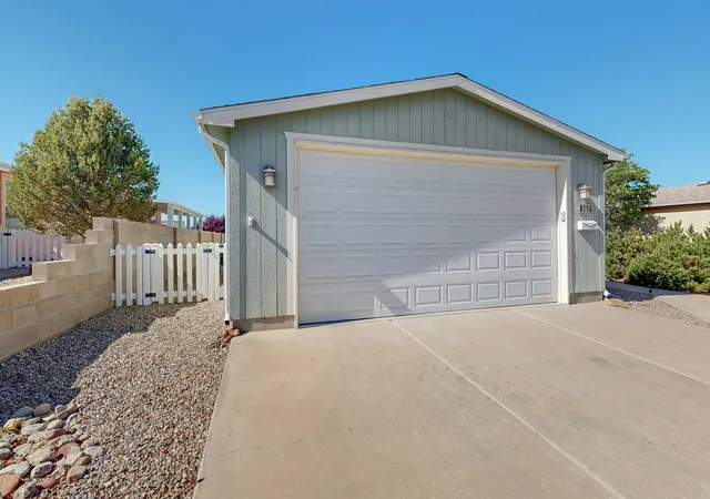 Photo 3 of Sale Pending at 214 Sunrise Blfs Dr, Belen, NM 87002 | MLS# 1103393 | Listing updated on 2026-08-23