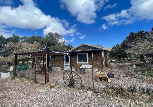 Homes for sale in Magdalena, NM | 175 Hop Canyon Rd, Magdalena, NM 87825 | MLS# 1103414