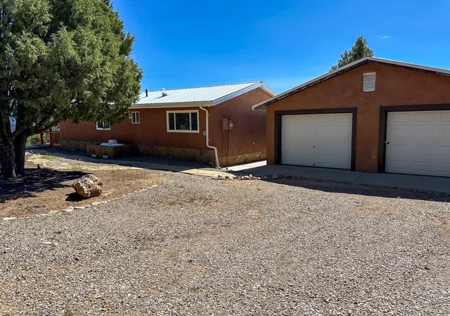 Photo 3 of Single family home for sale at 61 Rincon Rd, Regina, NM 87046 | MLS# 1103453 | Listing updated on 2026-08-29