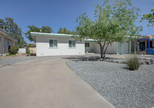 Homes for sale in Albuquerque, NM | 324 Chula Vista Pl Ne, Albuquerque, NM 87108 | MLS# 1103476