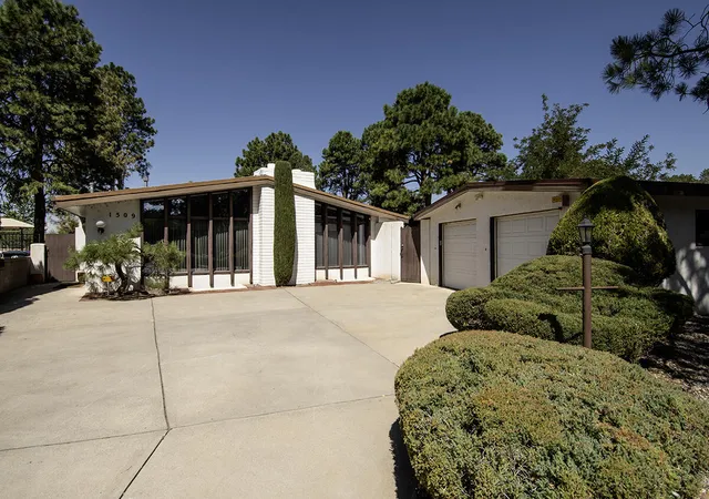 Photo 3 of Sale Pending at 1509 Harvard Ct NE, Albuquerque, NM 87106 | MLS# 1103539 | Listing updated on 2026-08-30