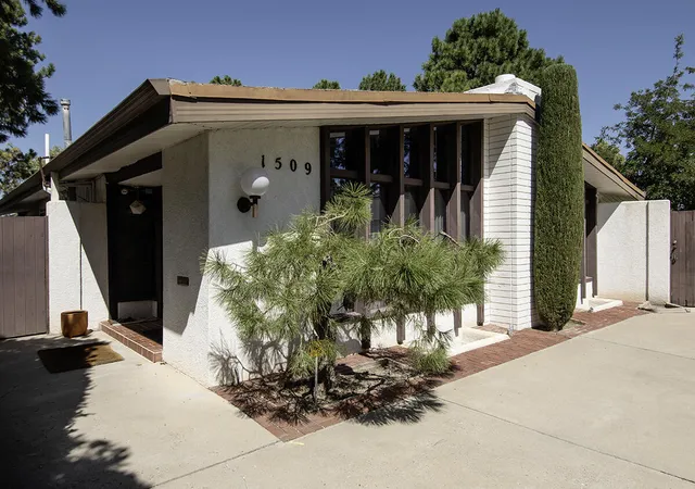 Photo 4 of Sale Pending at 1509 Harvard Ct NE, Albuquerque, NM 87106 | MLS# 1103539 | Listing updated on 2026-08-30