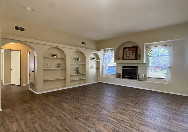 Photo 3 of Single family home for sale at 7200 Whippoorwill Ln NE, Albuquerque, NM 87109 | MLS# 1103612 | Listing updated on 2026-08-27