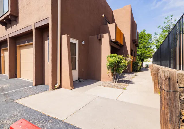 2nd image of 5801 Lowell St Ne #UNIT 28D, Albuquerque, NM 87111 | MLS# 1103685
