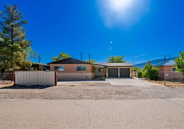 Homes for sale in Bernalillo, NM | 548 Coronado Dr, Bernalillo, NM 87004 | MLS# 1103740